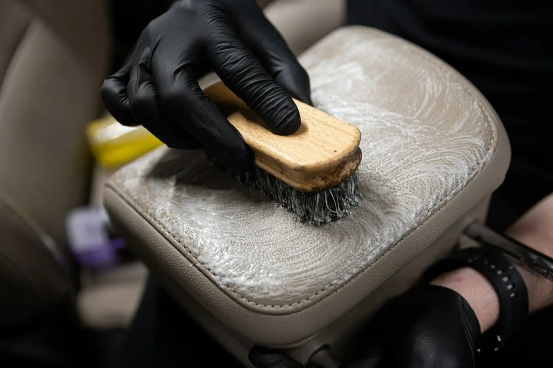 renowacja skórzanej tapicerki samochodowej