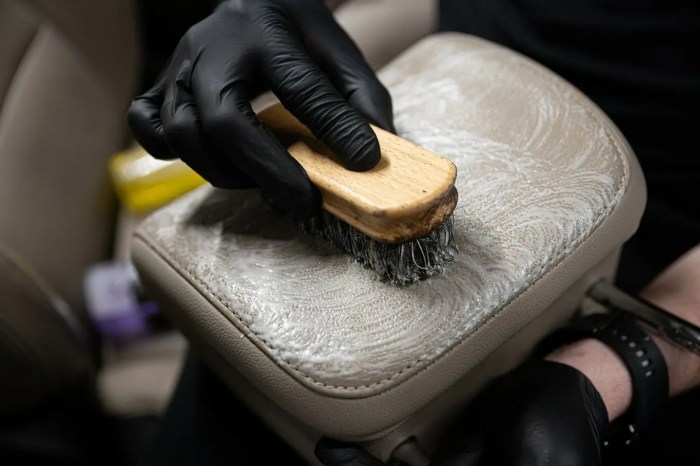 renowacja skórzanej tapicerki samochodowej
